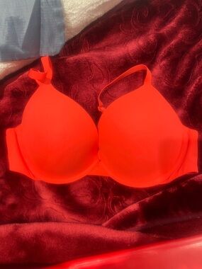 SKIMS Seamless Padded Bra - Bright Red